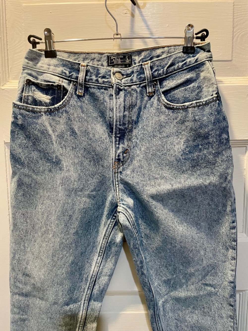 Abercrombie & Fitch High Rise Mom Jeans, Size 4
